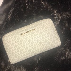 Michael Kors wallet
